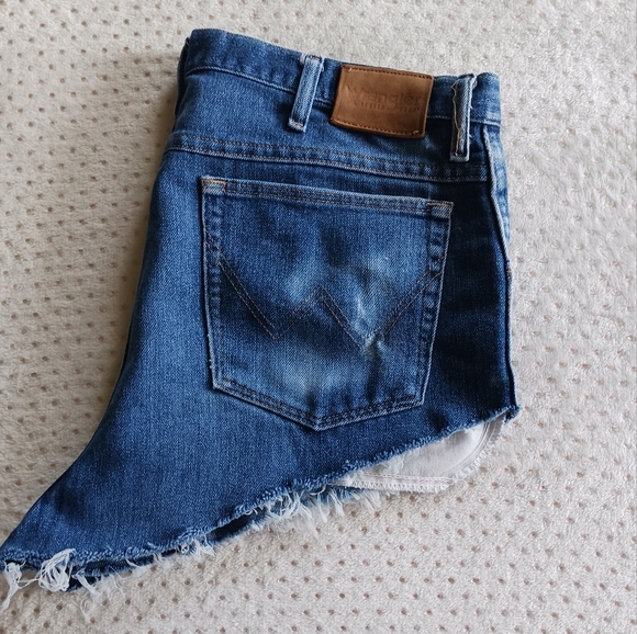 Wrangler Vintage Custom Denim Jean Cut-Off Shorts - Picture 9 of 16